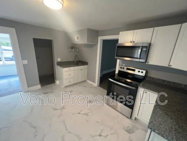 Photo - 131 W High St