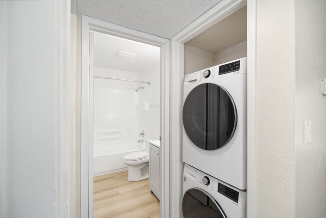 Photo - Lynwood Knolls