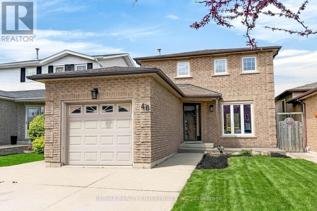 Photo - 46 Robson Crescent
