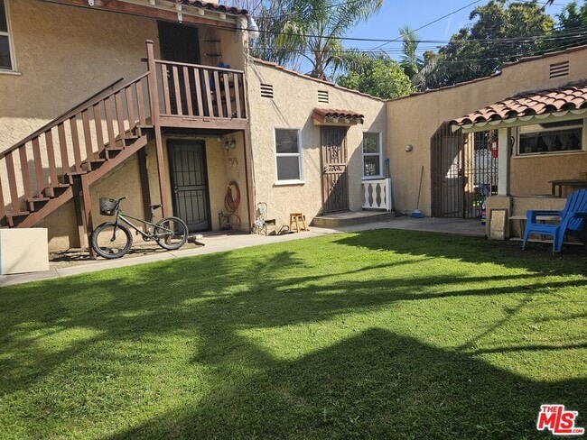 Photo - 2226 Zoe Ave