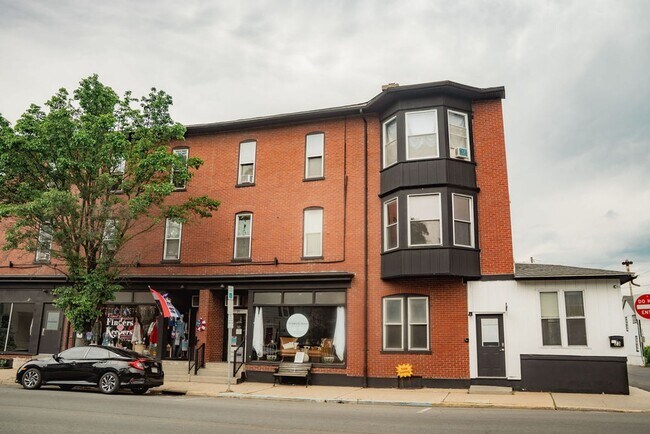 Photo - Spacious 4-Bedroom Home Near Kutztown University – Prime Downtown Location