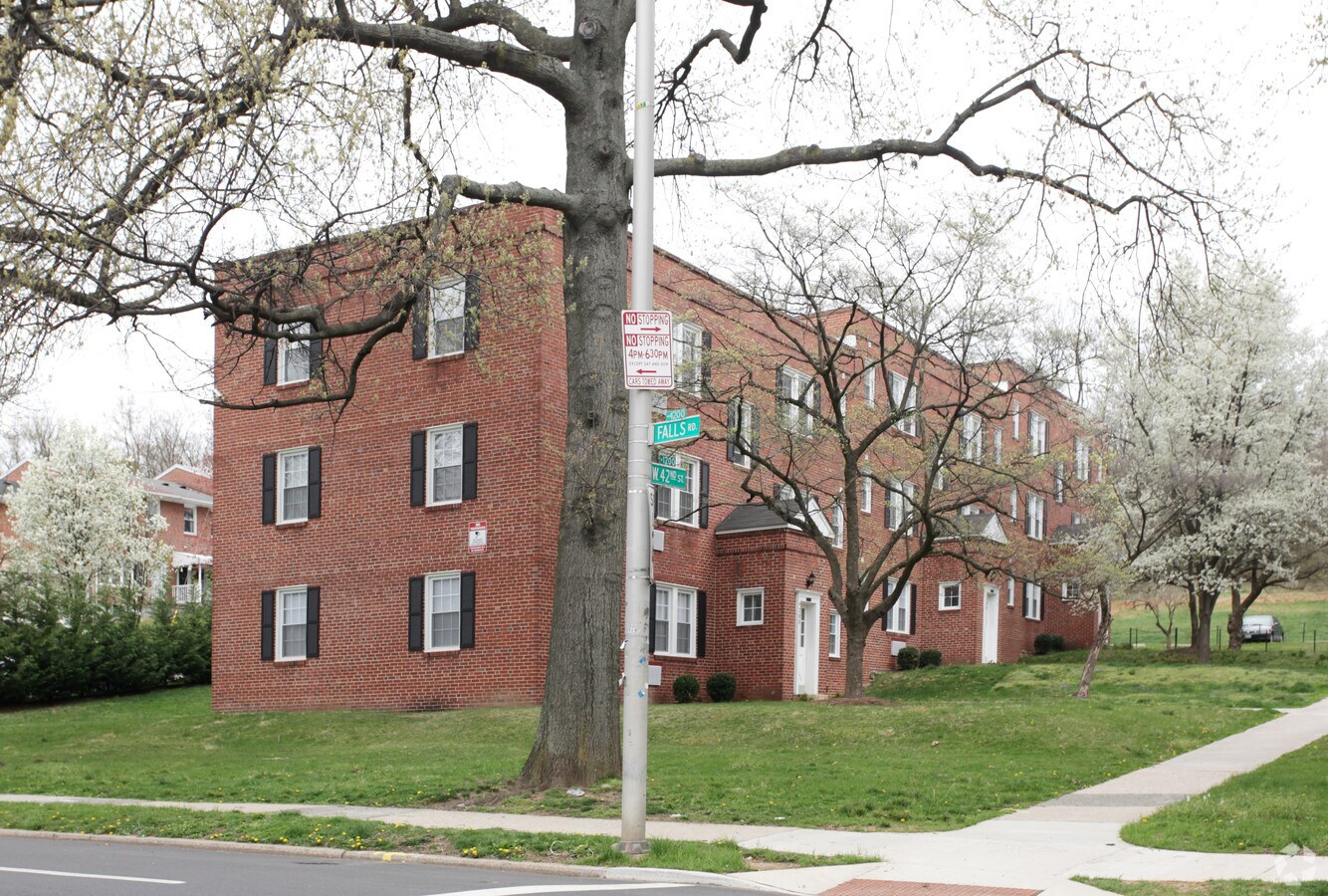 Falls Road Apartments - Falls Road Apartments