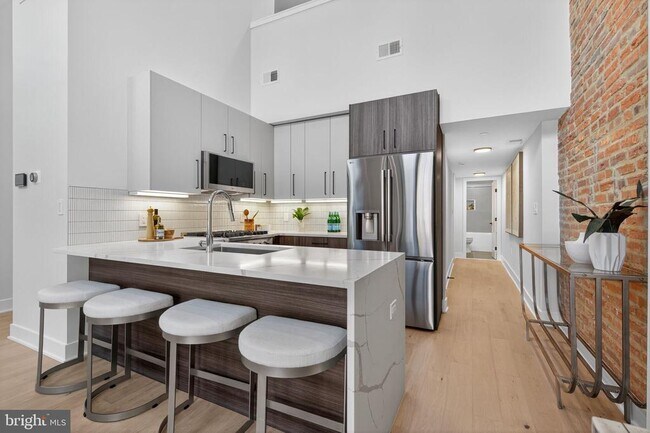 Photo - 2440 Ontario Rd NW
