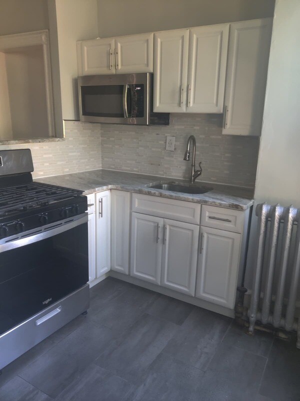 Photo - 435 E Walnut Ln