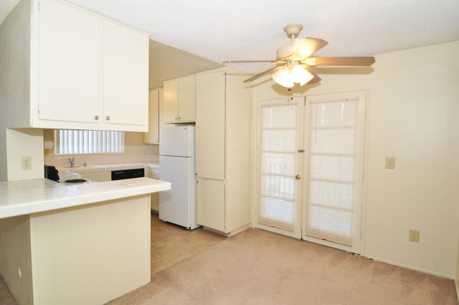 Photo - Casa de Palomar Apartments