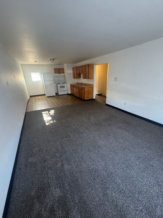 Photo - $435 OFF Move In Special!  Second Level Unit  2 Bed/1 Bath  Apt - $875/$875 Unit 111 1/2