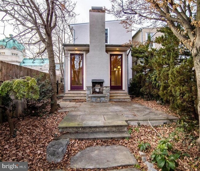 Building Photo - 216 N Braddock St Rental
