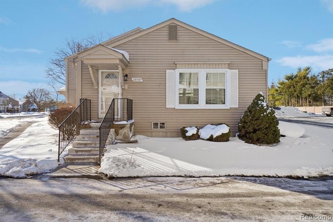 Photo - 23737 Stonehenge Blvd