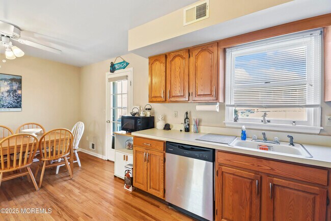 Photo - 1001 Central Ave