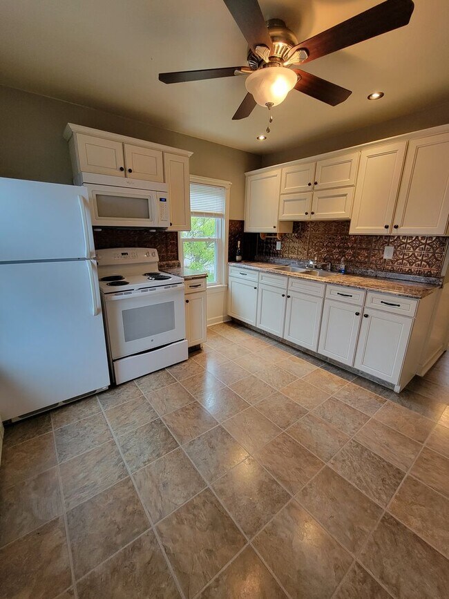 Photo - 5176-5178 Greenvillage Road Unidad 5176B