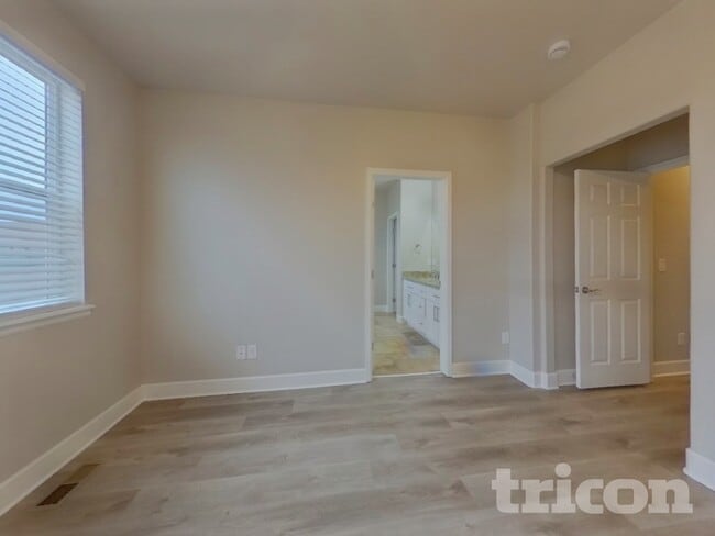 Photo - 9805 W Hinsdale Pl