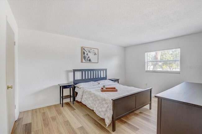 Photo - 350 79th Ave N Unidad 204