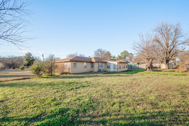 Photo - 4800 Spencer Rd