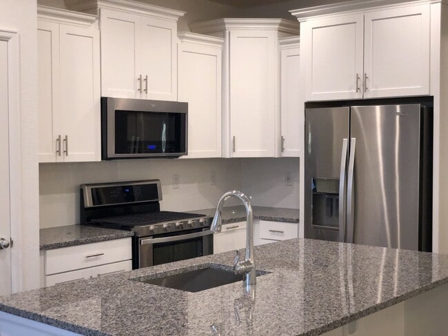 Photo - Modern Three Bedroom Townhome Available For Rent in Creekside