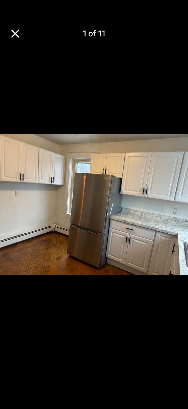 Building Photo - 49R Siren St Unit 1