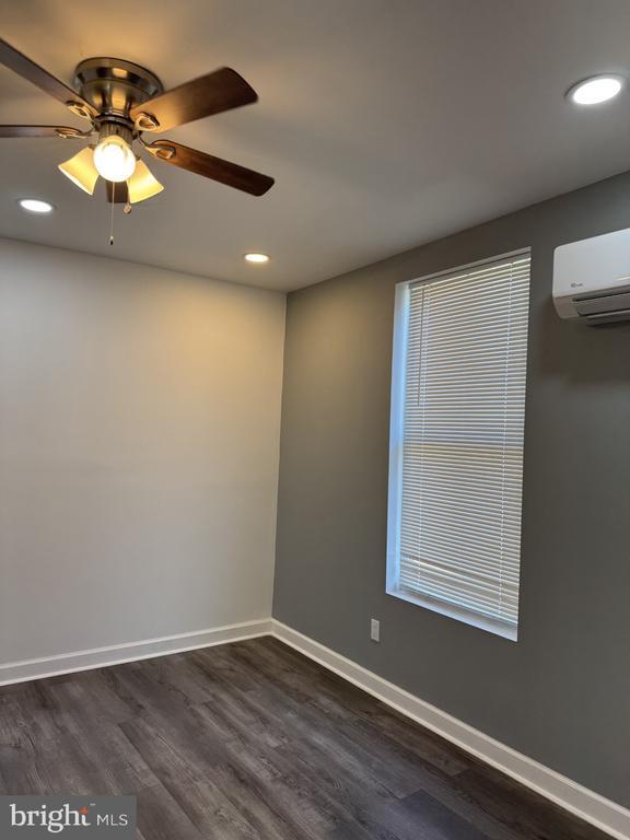 Photo - 214 W 8th St