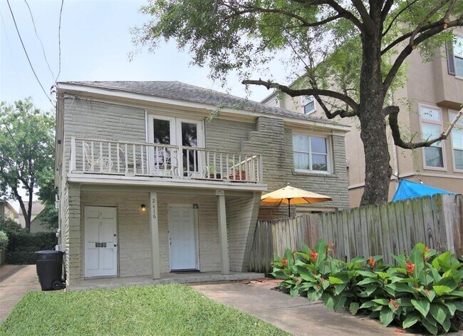 Photo - 2418 Hazard St Apartment Unit B