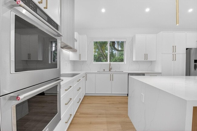 Building Photo - 5537 NW 21st Way