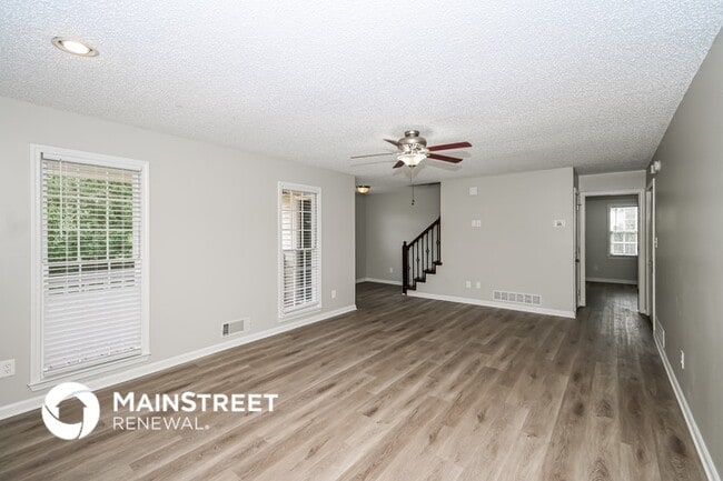 Photo - 12 Stratford Dr