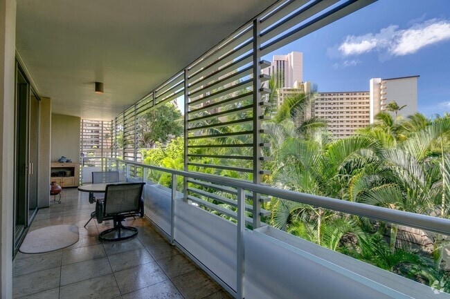 Building Photo - Fully Furnished 2 bedroom in Waikiki! One-... Rental