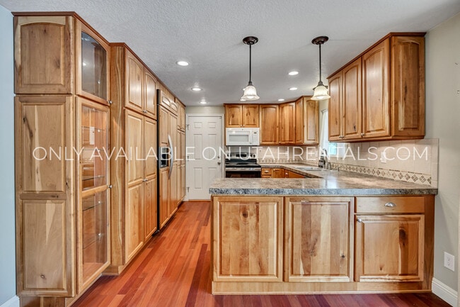 Photo - 485 E 1150 N