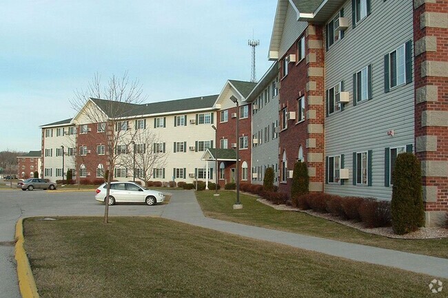 Building Photo - BAY MANOR APARTMENTS