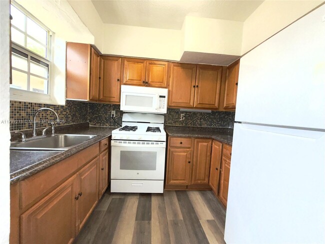 Photo - 1241 Normandy Dr Apartment Unit 3