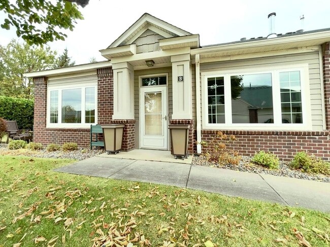 Photo - 12022 Vermillion St NE