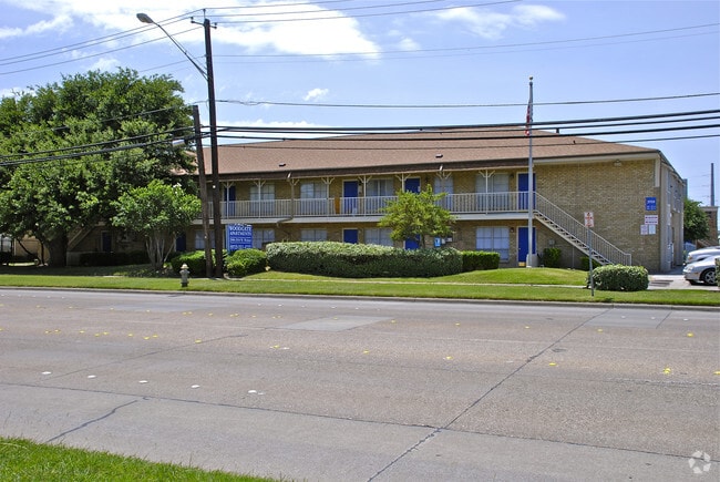 Woodgate Apartments