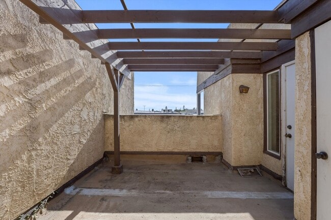 Photo - Spacious Condo Near Bakersfield College – Prime Location!