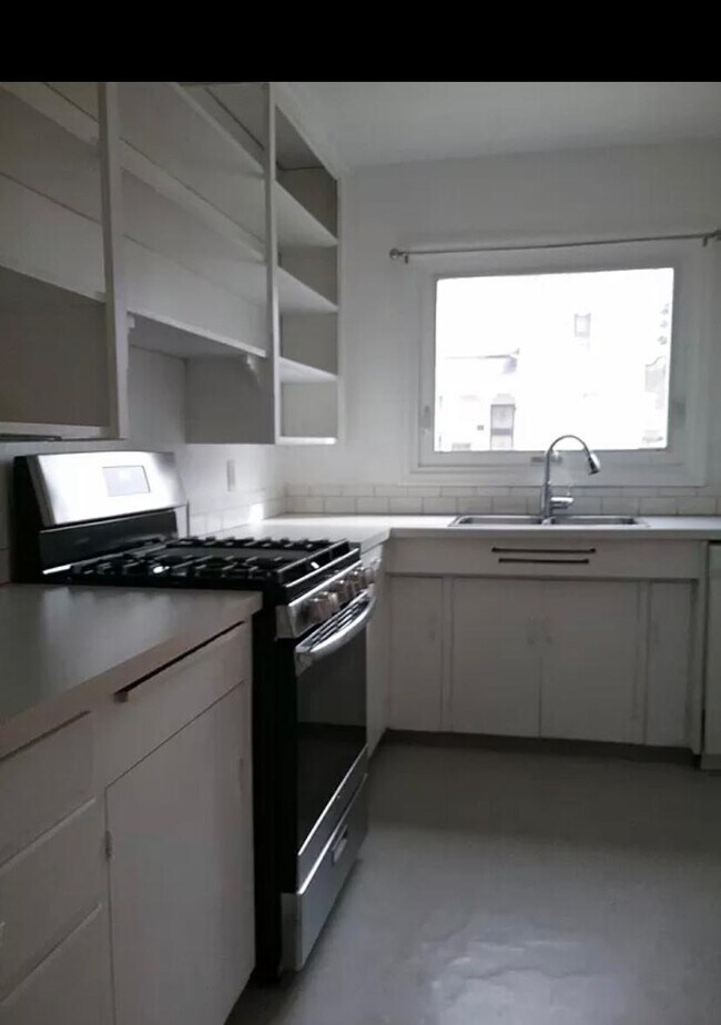 Photo - 5615 N Wilbur Ave