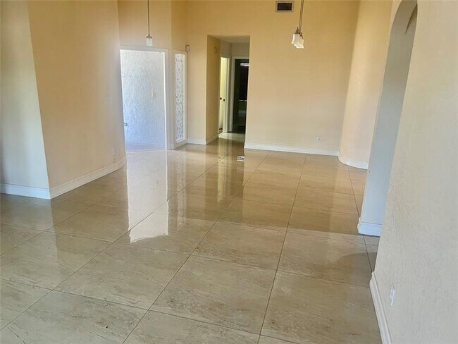 Photo - 2036 NW 183rd Cir