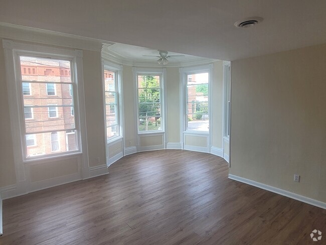 Building Photo - 4 115th St Unit 2F Rental