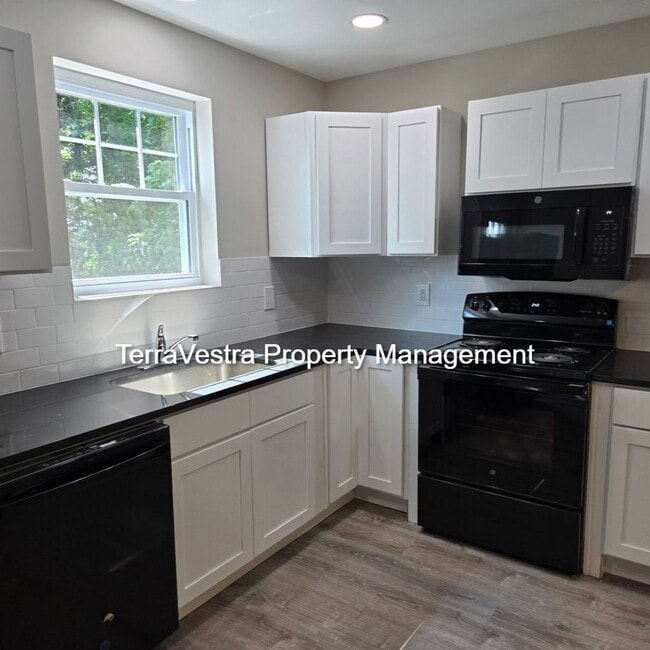 Building Photo - 120 South Ave Unit 2 Rental