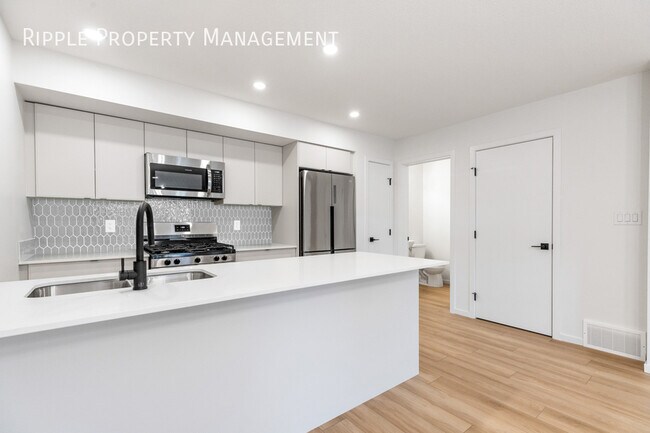 Photo - Modern 3 Beds, 2.5 Baths Main Floor/ Upper | Pets Allowed