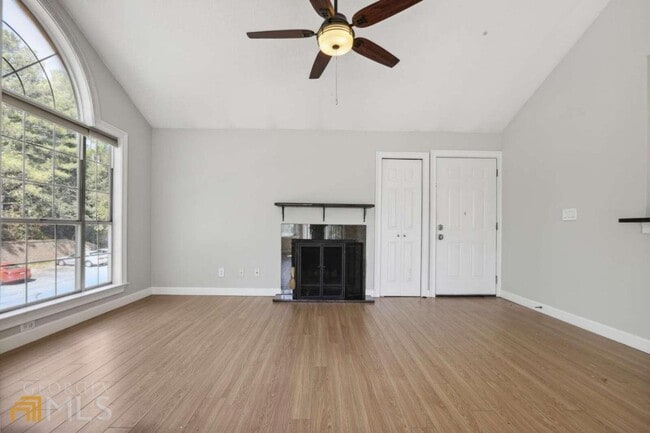 1007 Sandy Ln Dr