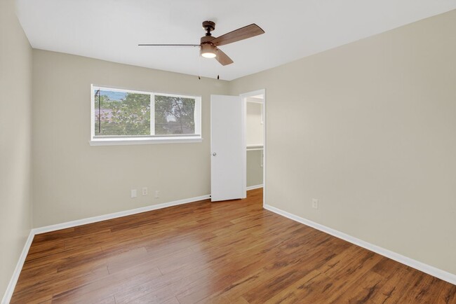 Photo - 5502 Effingham Dr