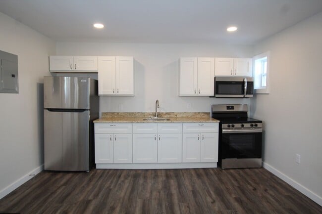 Photo - FREE 1 MONTH RENT!! Beautifully remodeled and completed 1 bedroom apartment Unit 14311 Rt. 9W - 7