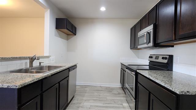 Photo - 931 Robineta Ln