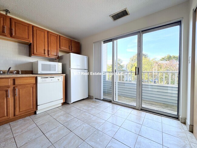 Photo - 142 N Beacon St Unit A4