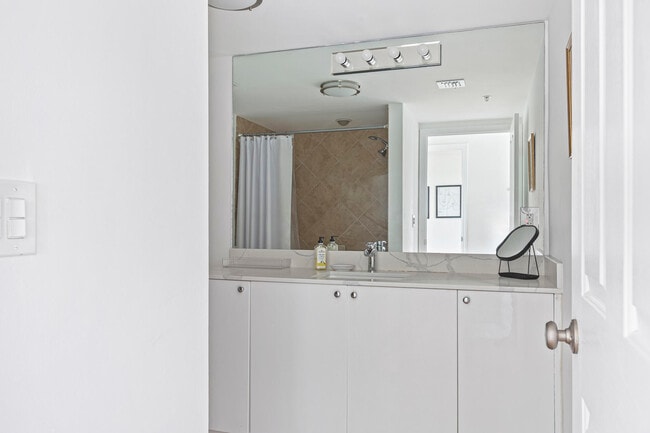 Photo - 600 S Dixie Hwy Unit 519