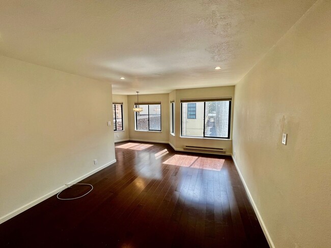 GORGEOUS NORTH BEACH ONE BED WITH PARKING!!! - GORGEOUS NORTH BEACH ONE BED WITH PARKING!!! Unidad 204 Rental