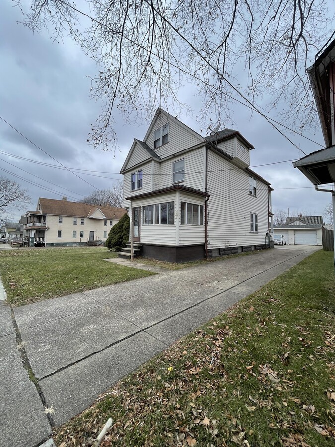 Photo - 6907 Hosmer Ave Unit 2