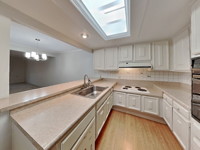 Photo - Spacious Rossmoor 2/2 Condo Available Now! Unit 1