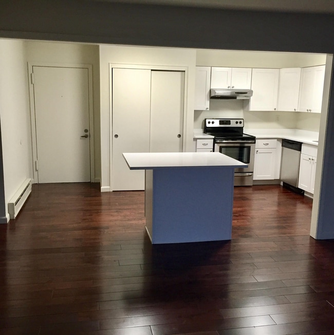 Photo - 404 5th Ave