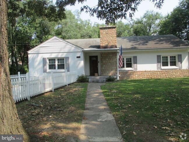 Building Photo - 6531 Windham Ave Rental