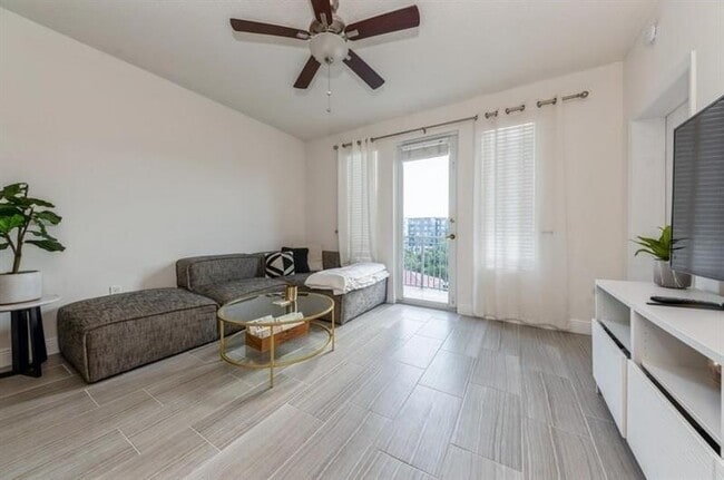 Photo - 533 NE 3rd Ave Unit 551