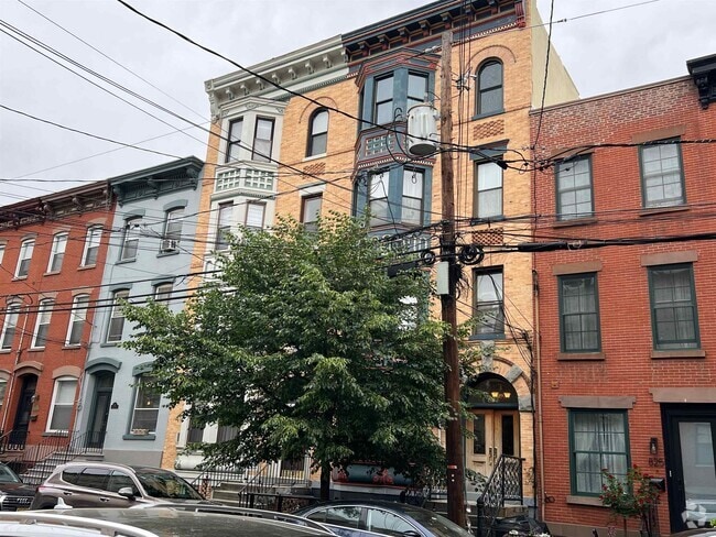 Building Photo - 827 Garden St Unit 1 Rental