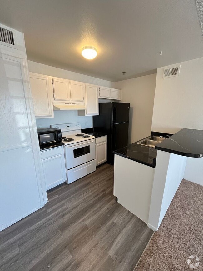 Building Photo - 1 Bedroom 1 Bathroom Condo Unit 304