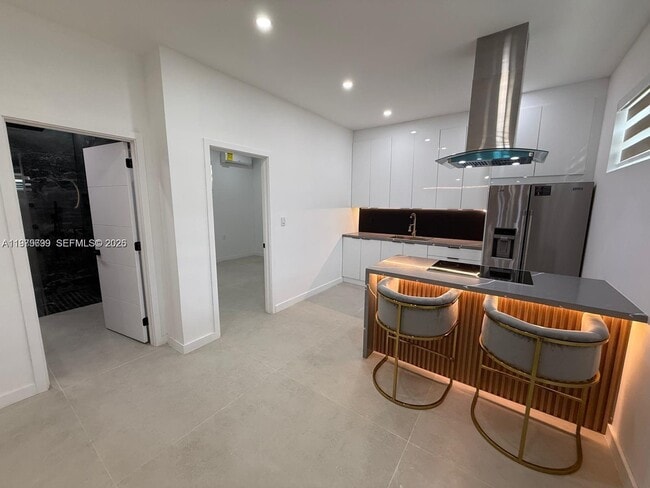 Photo - 401 NW 131st St